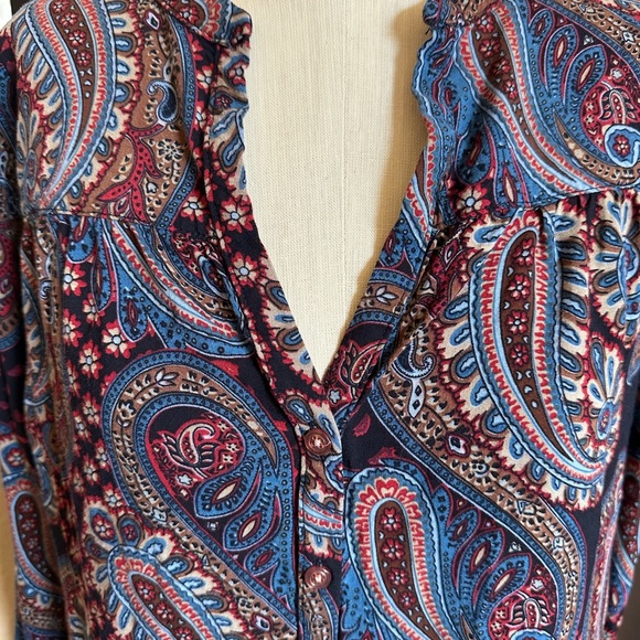 Soft Surroundings Paisley Tunic long Sleeve Button Down. Medium - Picture 2 of 6